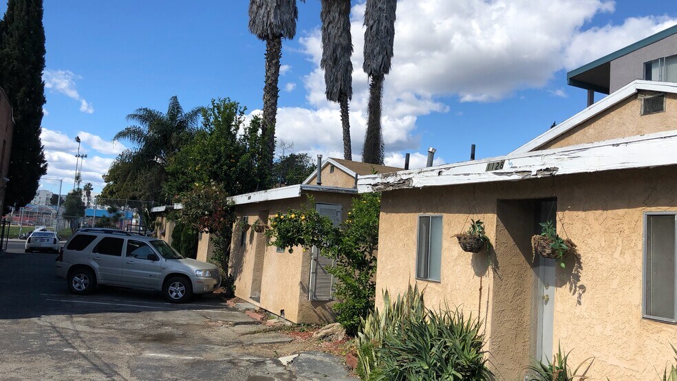More Photos Of 1118 N Cahuenga Blvd, Los Angeles Apartments For Sale
