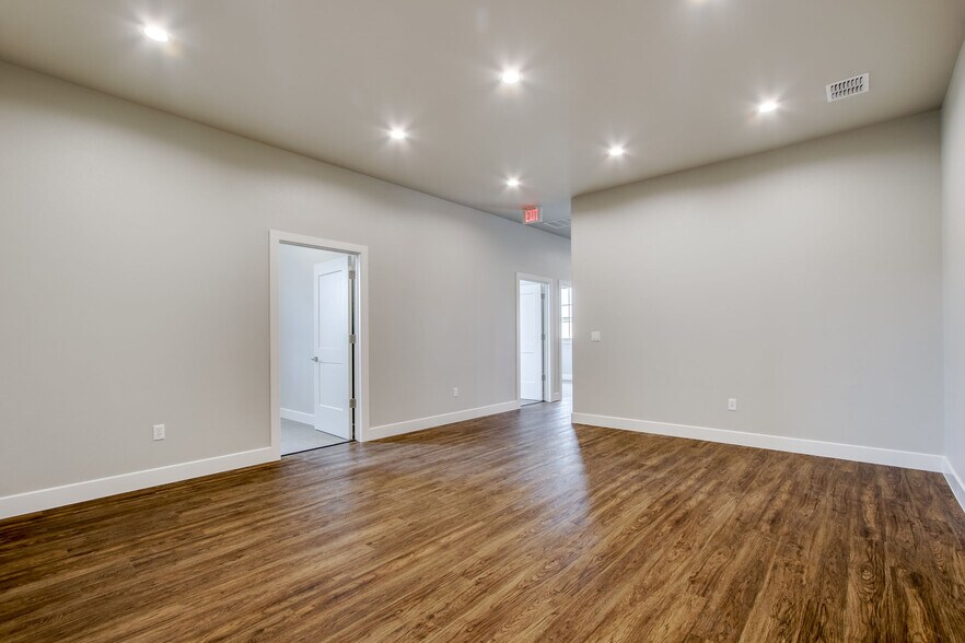 More Photos Of 360 Rufe Snow Dr, Keller Office For Lease