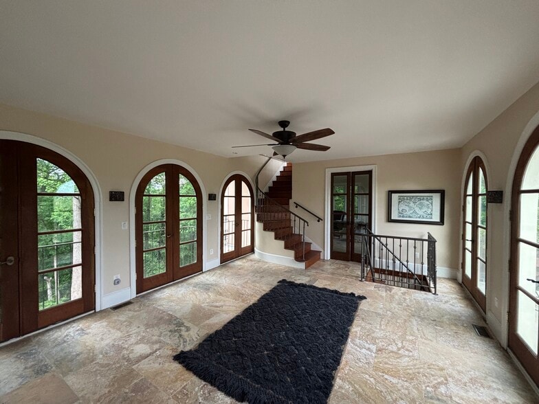 More Photos Of 11500 Springridge Rd, Potomac Specialty For Sale