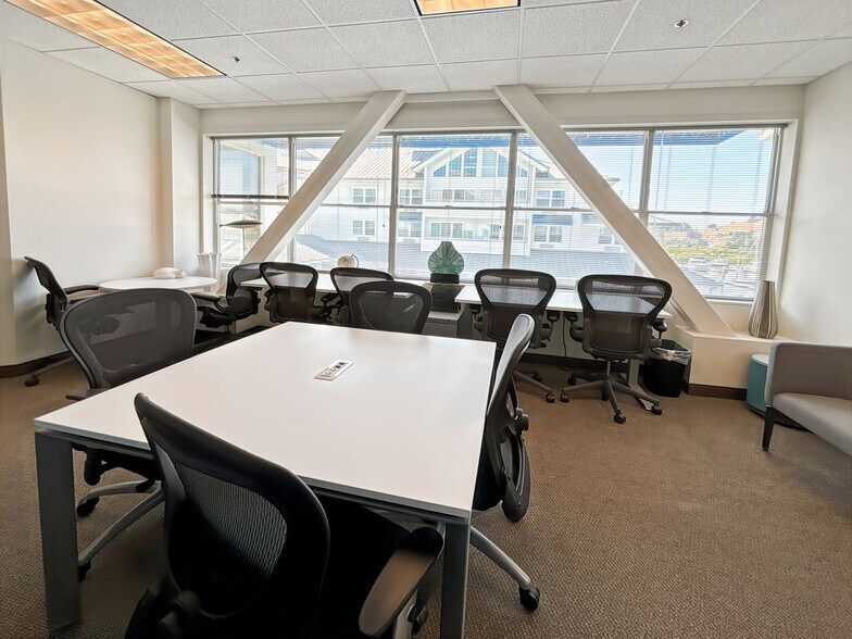 More Photos Of 755 Baywood Dr, Petaluma Coworking Space