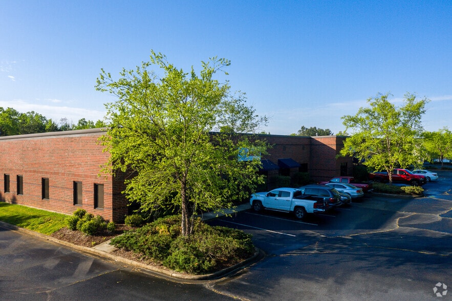 Primary Photo Of 11020 Bailey Rd, Cornelius Light Distribution For Lease