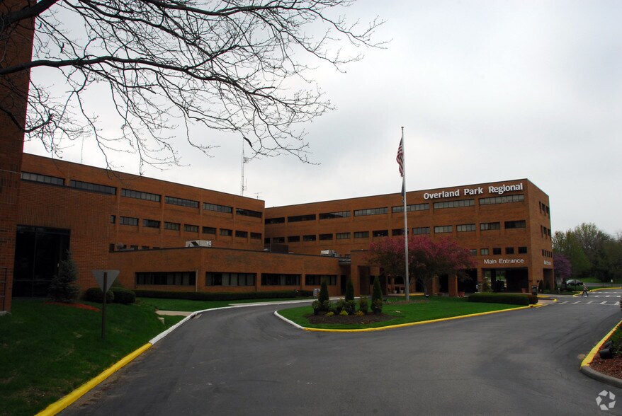 More Photos Of 10550 Quivira Rd, Overland Park Medical For Lease