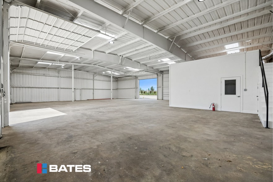 More Photos Of 7020 N Interstate 35 E, Waxahachie Industrial For Lease