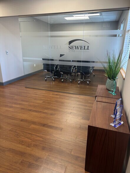 More Photos Of 996 Wilkinson Trce, Bowling Green Office For Sale