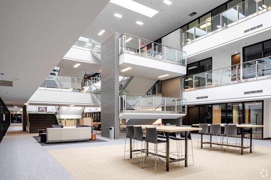 More Photos Of 2625 Butterfield Rd, Oak Brook Office For Lease