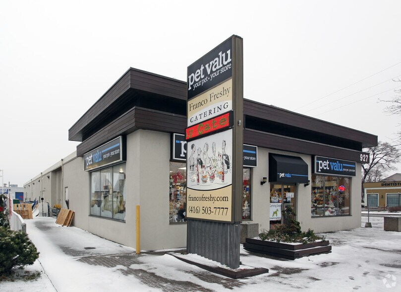 More Photos Of 927 The Queensway, Toronto Storefront For Lease
