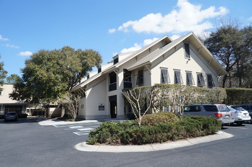 More Photos Of 14 Westbury Park, Bluffton Office For Sale