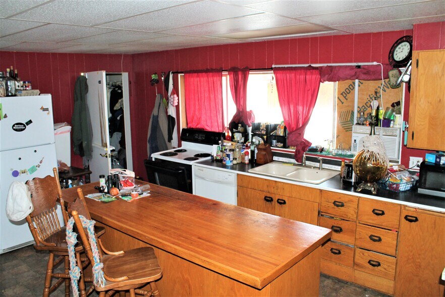 More Photos Of 207 W Franklin, Dayville Storefront Retail Residential For Sale