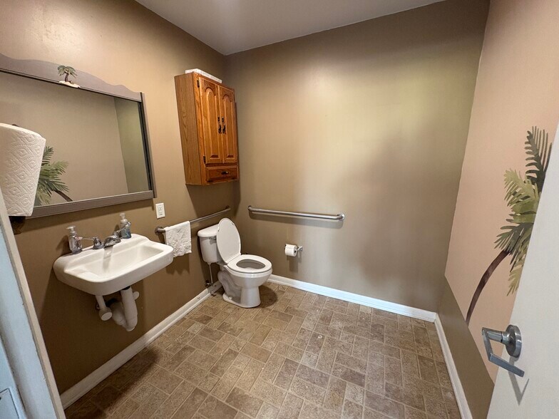 More Photos Of 32191 Nassau Rd, Lewes Freestanding For Lease