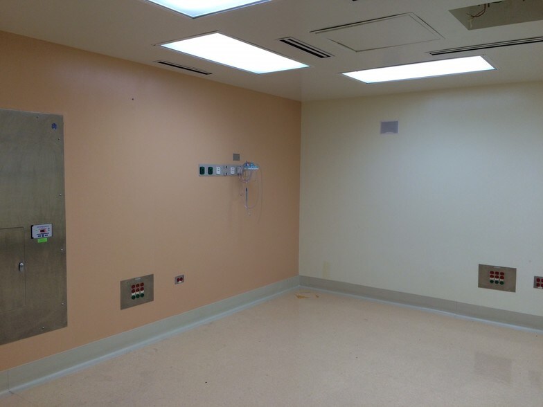 More Photos Of 2715 N Central Ave, Chicago Medical For Sale