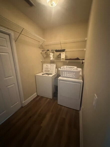 More Photos Of 142 11th Ave N, Jacksonville Beach Specialty For Sale