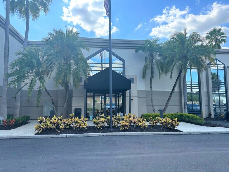 More Photos Of 3709 W Jetton Ave, Tampa Office For Lease