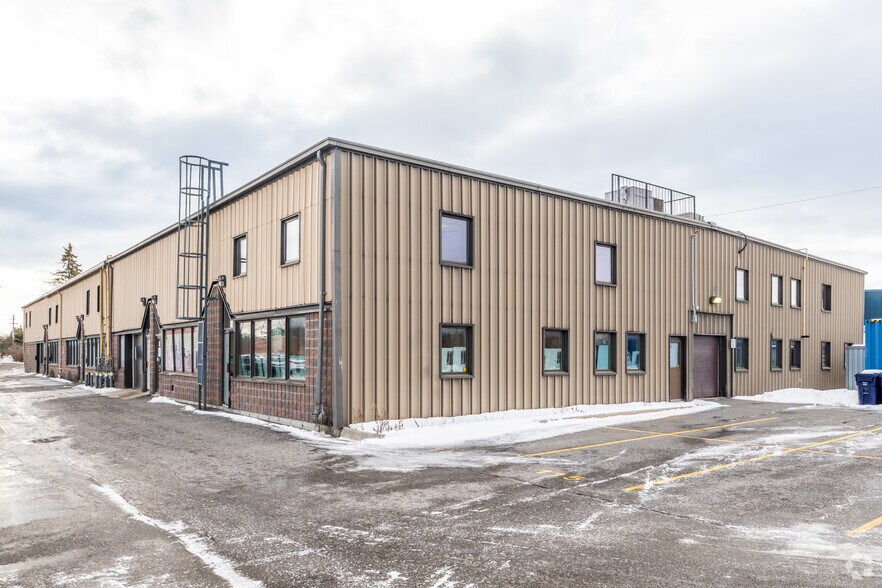 More Photos Of 42 Antares Dr, Ottawa Showroom For Lease