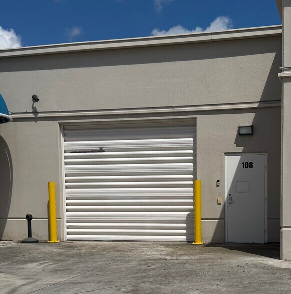 More Photos Of 2800 W State Road 84, Fort Lauderdale Showroom For Sale