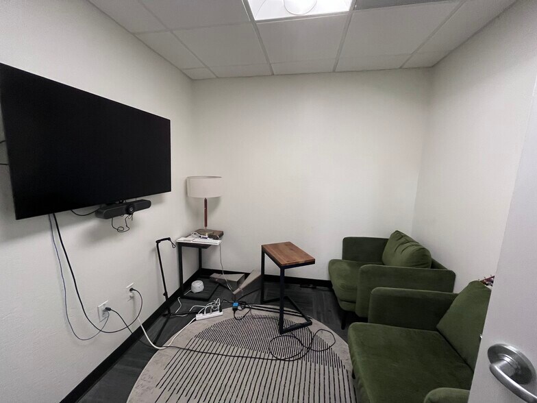 More Photos Of 114 Hazel St, Redwood City Research And Development For Lease