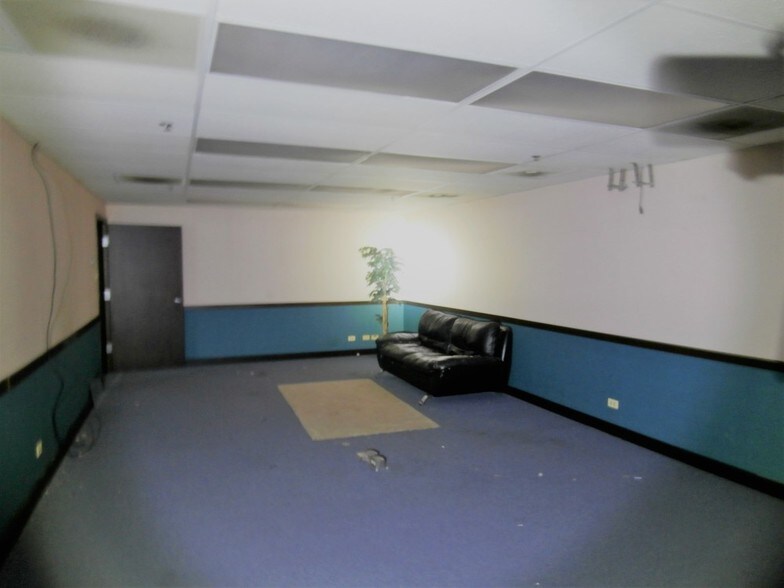 More Photos Of 3250-3270 Lincoln Hwy, Park Forest Freestanding For Sale