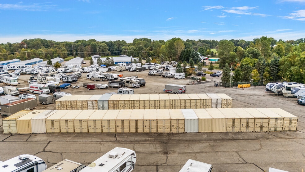 More Photos Of 59120 Oasis Center Dr, South Lyon Self Storage For Sale