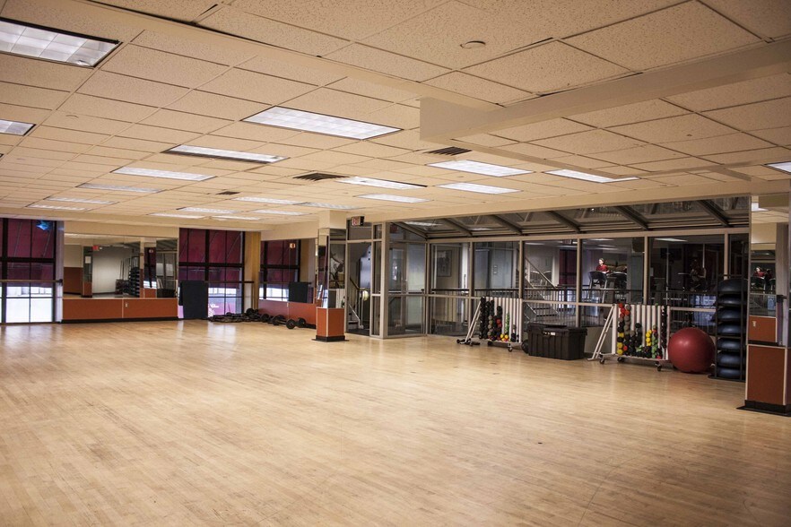 More Photos Of 1435-1441 Walnut St, Philadelphia Office For Lease