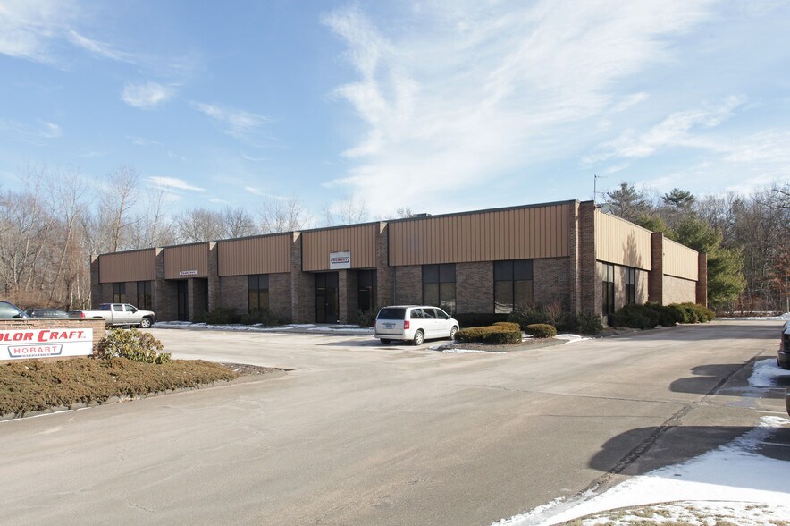 More Photos Of 14 Airport Park Rd, East Granby Light Manufacturing For Lease