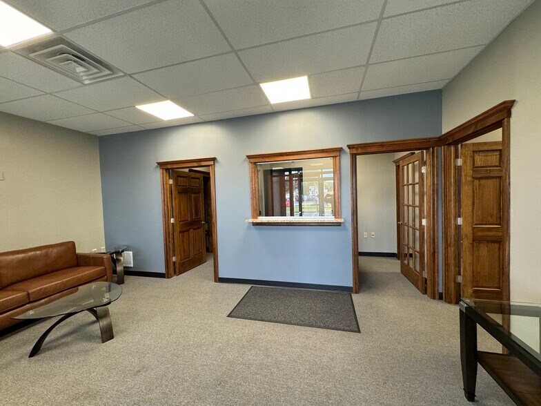 More Photos Of 6693 Transit Rd, Buffalo Freestanding For Lease