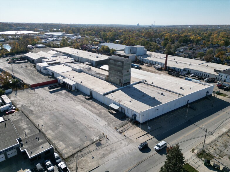 More Photos Of 912 E Washington St, Joliet Manufacturing For Sale