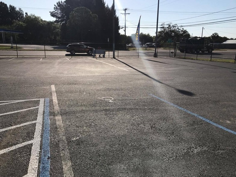 More Photos Of 10905 S US Highway 41, Gibsonton Unknown For Lease