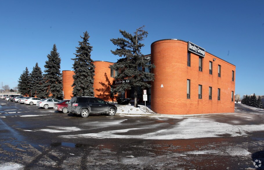 More Photos Of 750 Oakdale Rd, Toronto Light Distribution For Sale