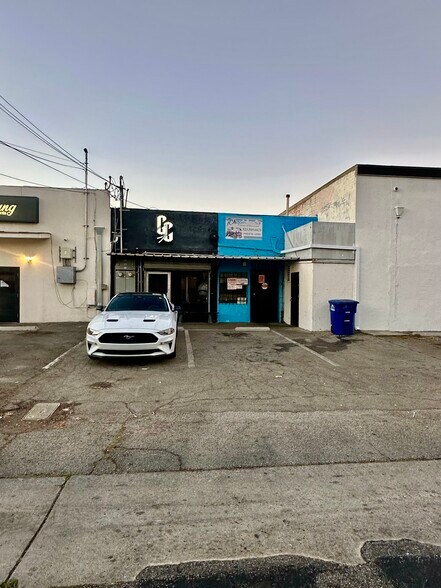 More Photos Of 4326 Tweedy Blvd, South Gate Restaurant For Sale