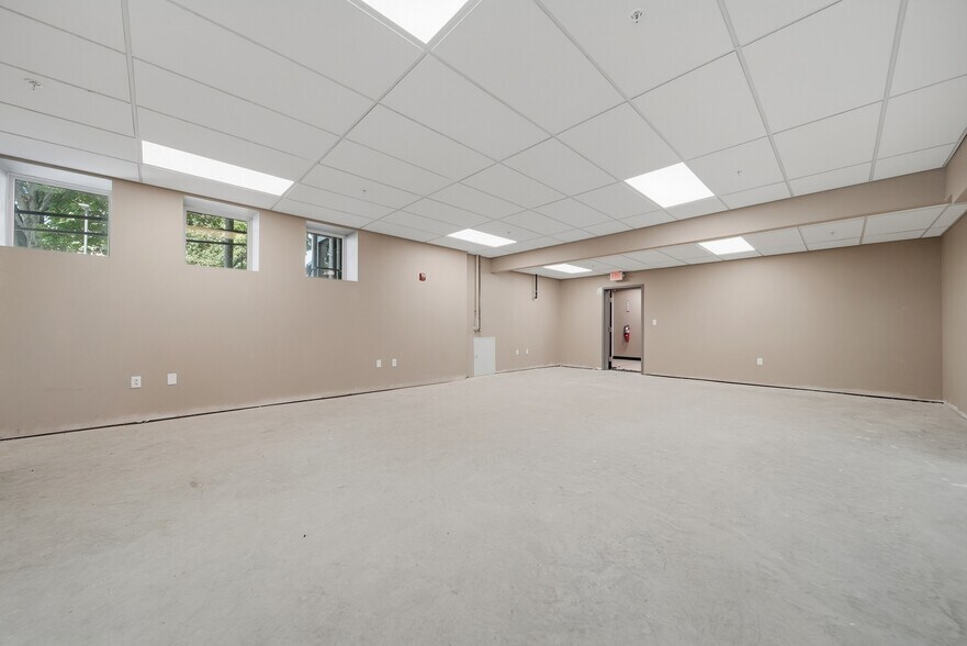More Photos Of 11 Eldridge St, Lebanon Office For Lease