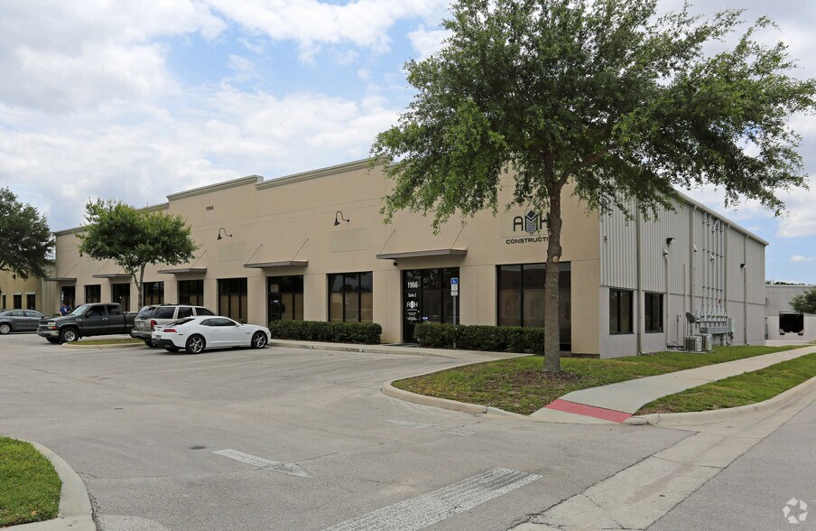 More Photos Of 1966 W New Hampshire St, Orlando Warehouse For Lease