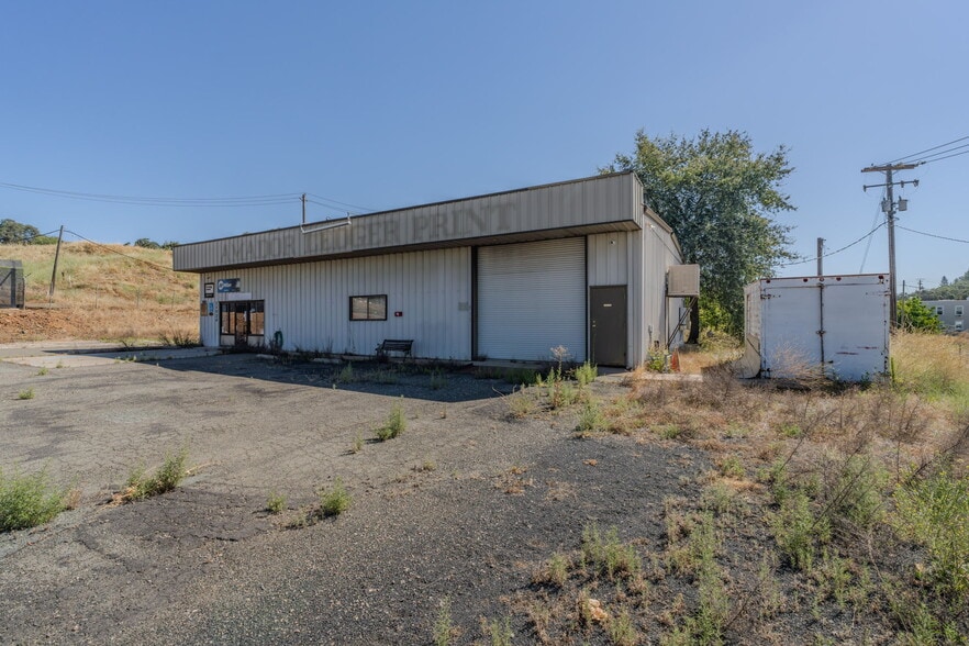 More Photos Of 11020 N State Highway 49, Martell Freestanding For Sale