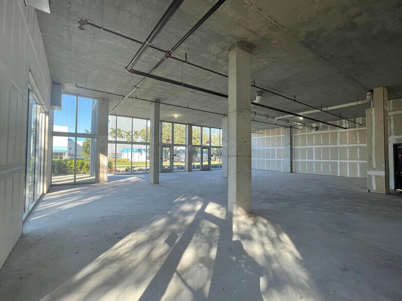 More Photos Of 10450 NW 33rd St, Doral Office For Sale