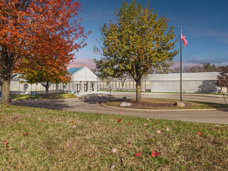 Primary Photo Of 48150 Grand River Ave, Novi Office For Sale