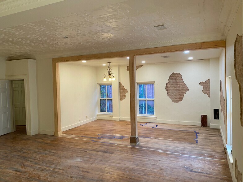 More Photos Of 109 W Virginia St, McKinney Office For Lease