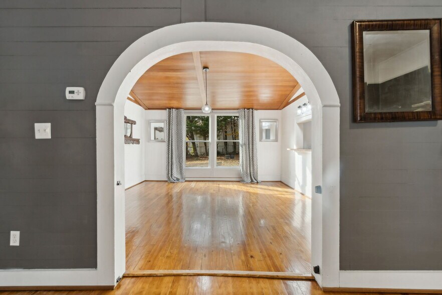 More Photos Of 2951 Moon Station Rd NW, Kennesaw Office For Sale