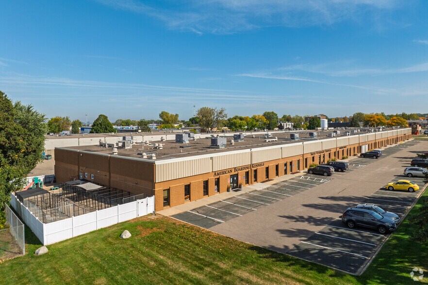 More Photos Of 1100-1132 Mn-13 E, Burnsville Light Manufacturing For Lease