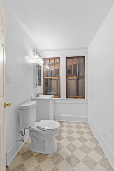 More Photos Of 300 Maple St, Smyrna Restaurant For Sale