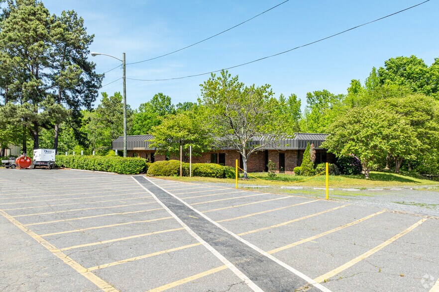 More Photos Of 3300 Westinghouse Blvd, Charlotte Manufacturing For Lease