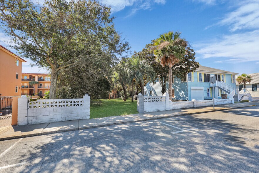 More Photos Of 15 15th St, Tybee Island Specialty For Lease