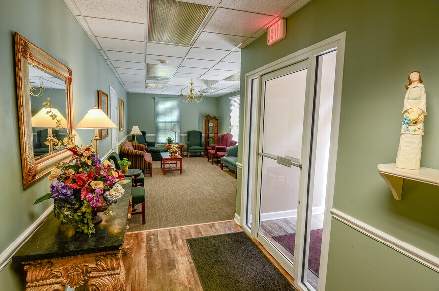 More Photos Of 1 & 13 Courtney Dr, Charleston Medical For Sale