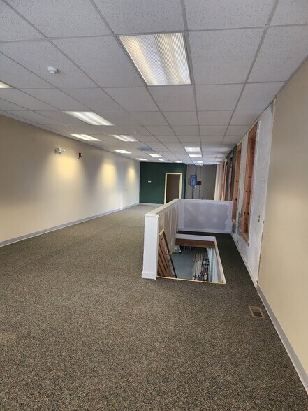 More Photos Of 111 N Main St, Adrian Office Residential For Lease