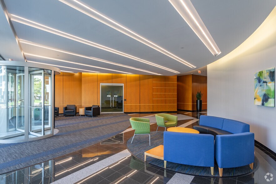 More Photos Of 5500 Pearl St, Rosemont Office For Sale