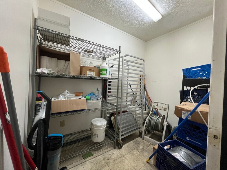 More Photos Of 15371 Highway 13 S, Hurricane Mills Restaurant For Lease