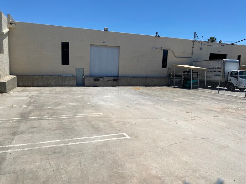 More Photos Of 8441-8443 Canoga Ave, Canoga Park Warehouse For Lease