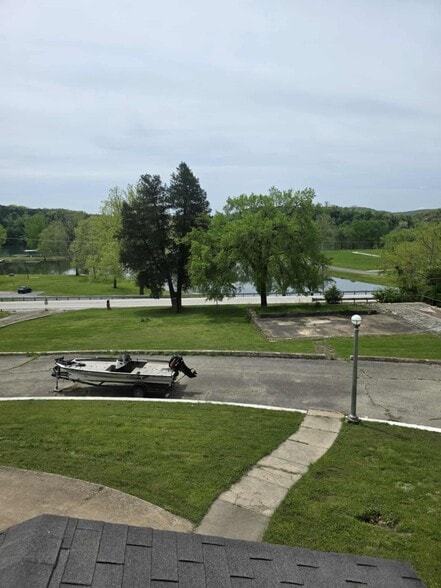 More Photos Of 2803 State Hwy Y, Forsyth Hotel For Sale