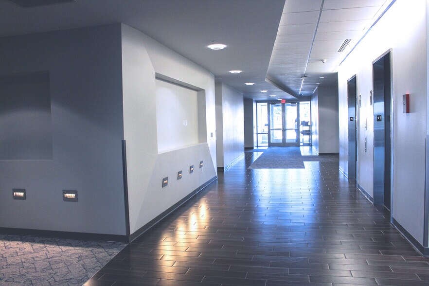 More Photos Of 18020 Burt St, Elkhorn Office For Lease