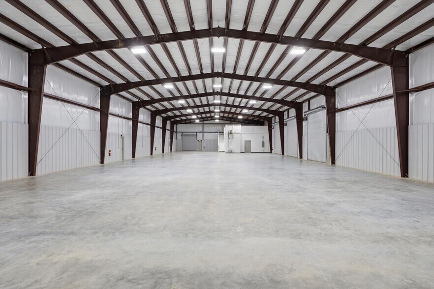More Photos Of 300 Midridge Ln, Pelham Warehouse For Lease