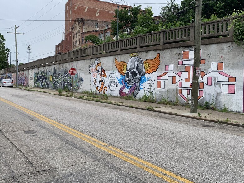 More Photos Of 2159-2161 Central Ave, Cincinnati Storefront Retail Residential For Lease