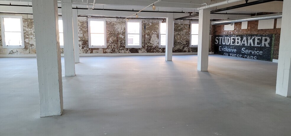 More Photos Of 300 E Main St, Durham Office Residential For Lease