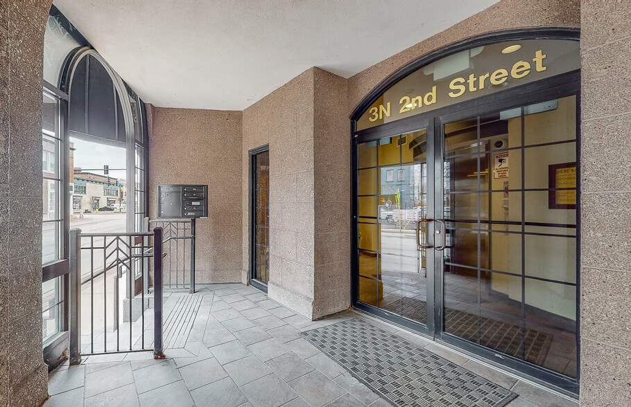 More Photos Of 3 N 2nd St, Saint Charles Office For Lease